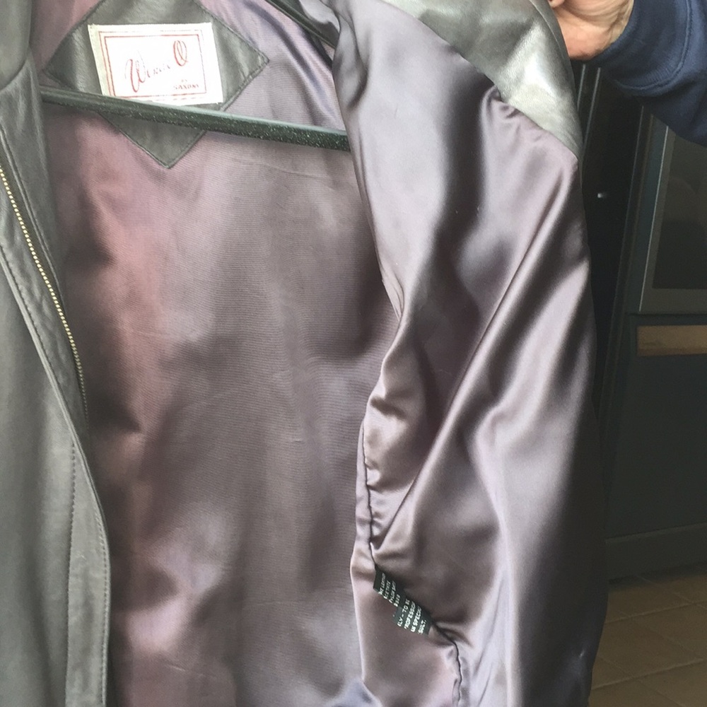 JUST FOUND NEW LADIES leather/lamb bomber. Great gift! NAMED AFTER ME! - Picture 8 of 9